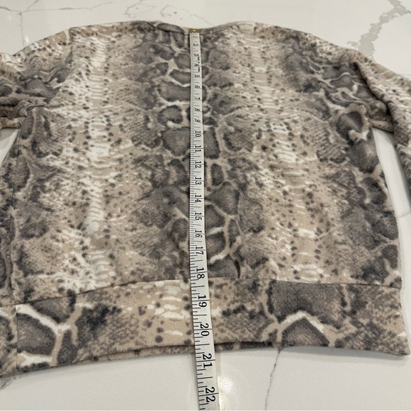 Gaze XS Reptile Snake Neutral Fleece Cozy Casual Long Sleeve Sweatshirt Top - Picture 8 of 11